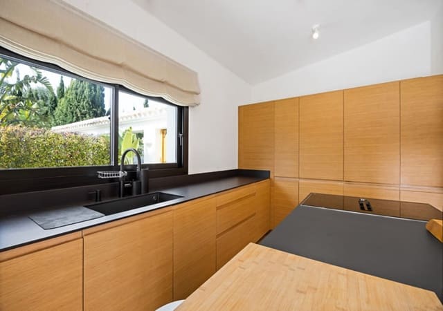 5 sypialnia Willa na sprzedaż w Javea / Xàbia z basenem garażem - 2 190 000 € (Ref: 9783396)