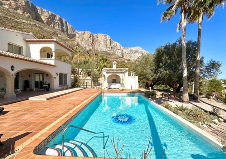 6 bedroom Villa for sale in Javea / Xabia with pool garage - € 1,500,000 (Ref: 9793200)