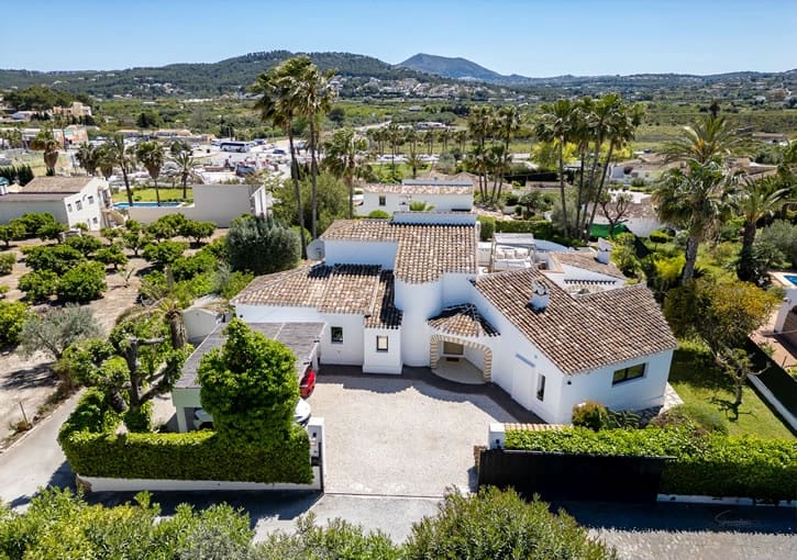 4 bedroom Villa for sale in Javea / Xabia with pool garage - € 1,430,000 (Ref: 9798085)