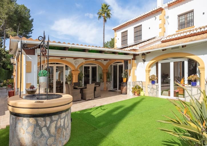 6 bedroom Villa for sale in Javea / Xabia with pool garage - € 1,995,000 (Ref: 9800110)