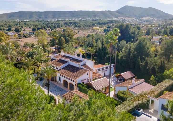 6 bedroom Villa for sale in Javea / Xabia with pool garage - € 1,995,000 (Ref: 9800110)