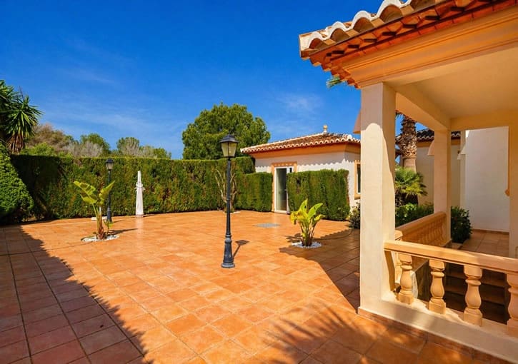 Chalet de 4 habitaciones en Javea / Xàbia en venta con piscina garaje - 1.150.000 € (Ref: 9806921)