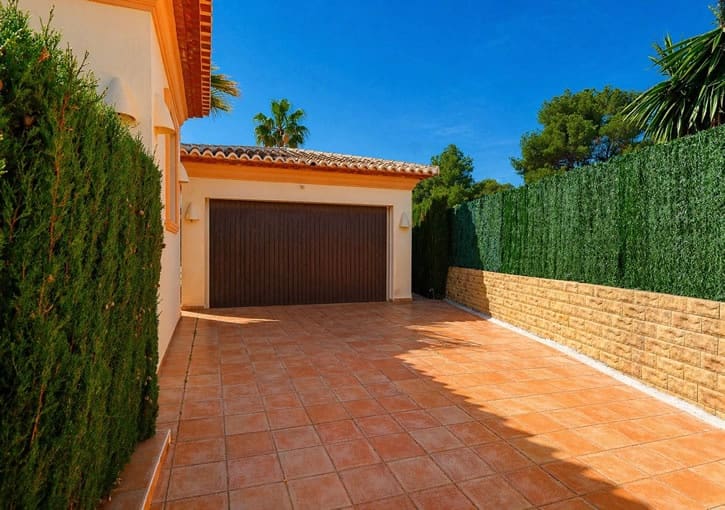 Chalet de 4 habitaciones en Javea / Xàbia en venta con piscina garaje - 1.150.000 € (Ref: 9806921)