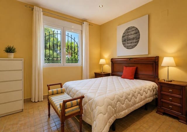 Chalet de 4 habitaciones en Javea / Xàbia en venta con piscina garaje - 1.150.000 € (Ref: 9806921)