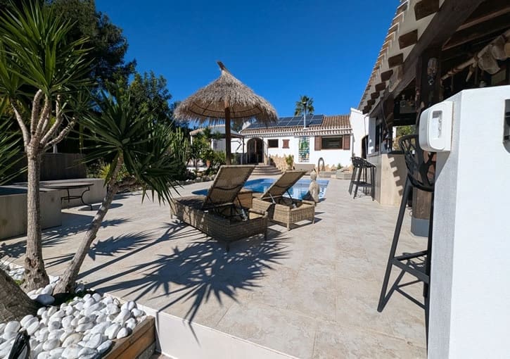 4 Zimmer Villa zu verkaufen in Javea / Xabia mit Pool Garage - 1.595.000 € (Ref: 9849778)