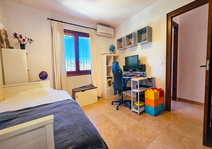 5 sypialnia Willa na sprzedaż w Javea / Xabia z basenem garażem - 850 000 € (Ref: 9894717)