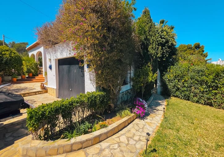 5 sypialnia Willa na sprzedaż w Javea / Xabia z basenem garażem - 850 000 € (Ref: 9894717)