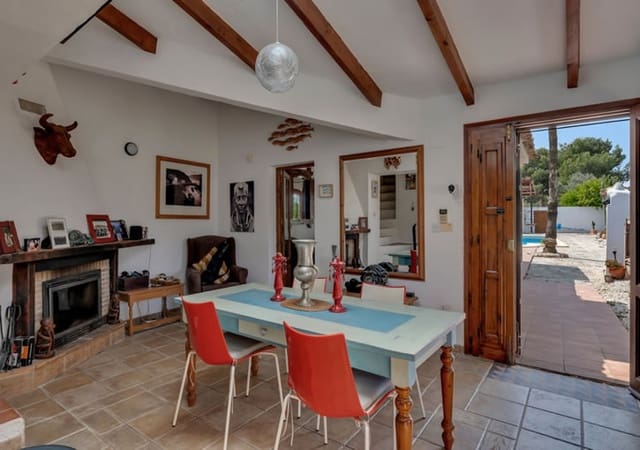 4 soveværelse Villa til salg i Teulada-Moraira med swimmingpool garage - € 499.000 (Ref: 9963549)