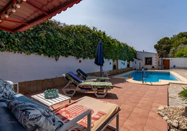 4 soveværelse Villa til salg i Teulada-Moraira med swimmingpool garage - € 499.000 (Ref: 9963549)