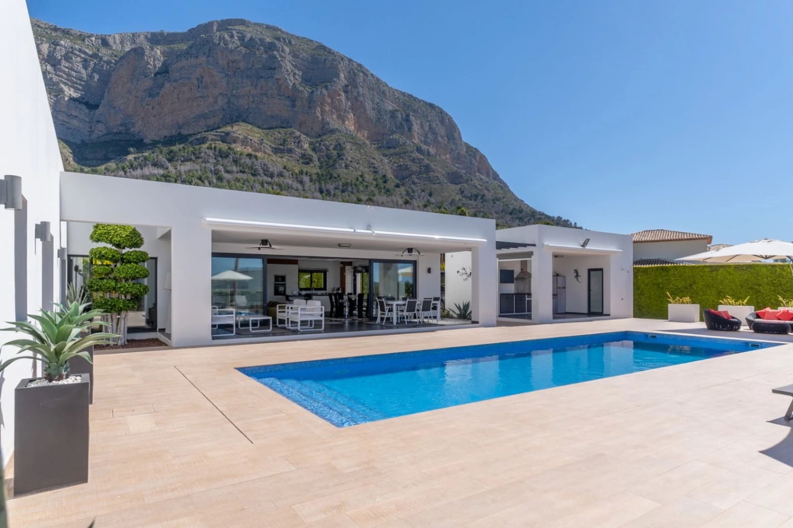 4 soverom Villa til salgs i Javea / Xabia med svømmebasseng garasje - € 1 870 000 (Ref: 9967898)