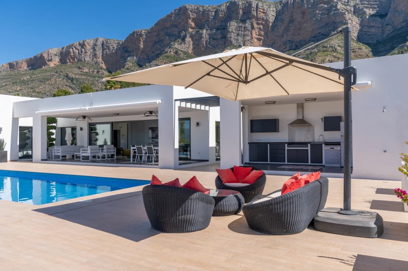 4 soverom Villa til salgs i Javea / Xabia med svømmebasseng garasje - € 1 870 000 (Ref: 9967898)