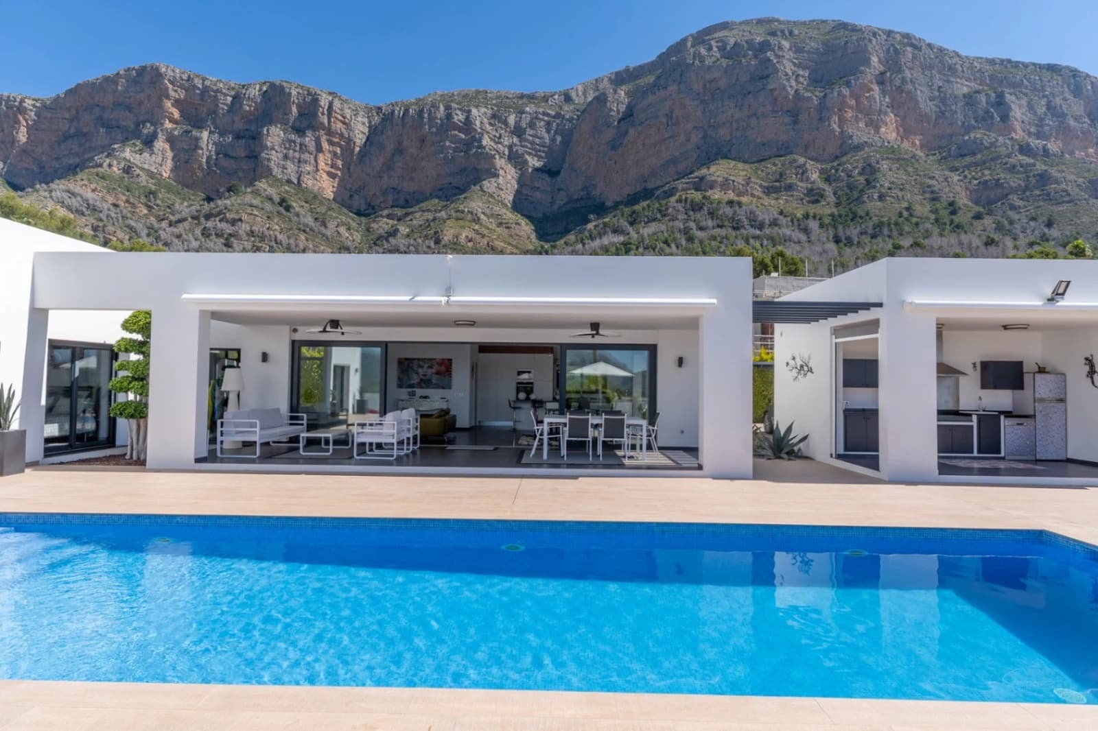4 soverom Villa til salgs i Javea / Xabia med svømmebasseng garasje - € 1 870 000 (Ref: 9967898)