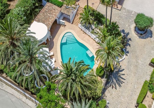 Chalet de 4 habitaciones en Javea / Xàbia en venta con piscina garaje - 1.395.000 € (Ref: 9973565)