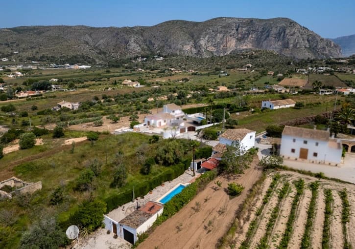 4 quarto Quinta/Casa Rural para venda em Teulada-Moraira com piscina garagem - 499 000 € (Ref: 9995905)