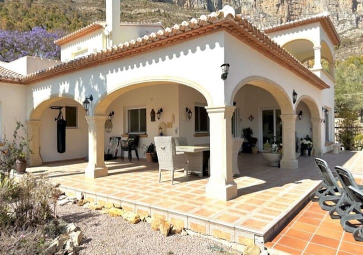 6 bedroom Villa for sale in Javea / Xabia with pool garage - € 1,500,000 (Ref: 9997676)