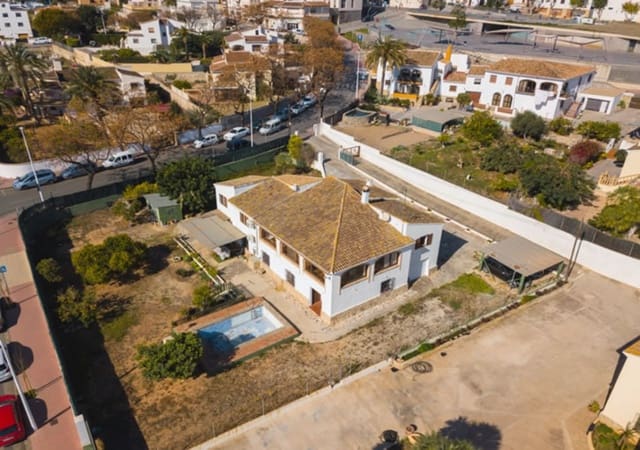8 chambre Villa/Maison à vendre à Javea / Xàbia avec piscine garage - 930 000 € (Ref: 9997678)