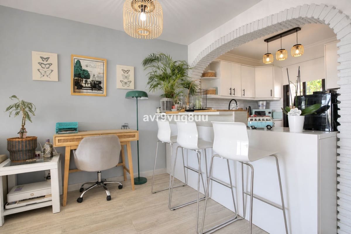 2 Zimmer Apartment zu verkaufen in Riviera del Sol mit Pool Garage - 385.000 € (Ref: 10004664)