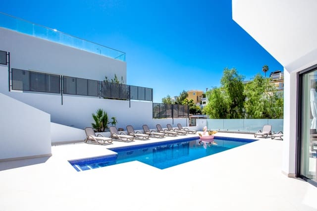 5 bedroom Villa for sale in La Cala de Mijas, Mijas - € 1,499,950 (Ref: 10026272)