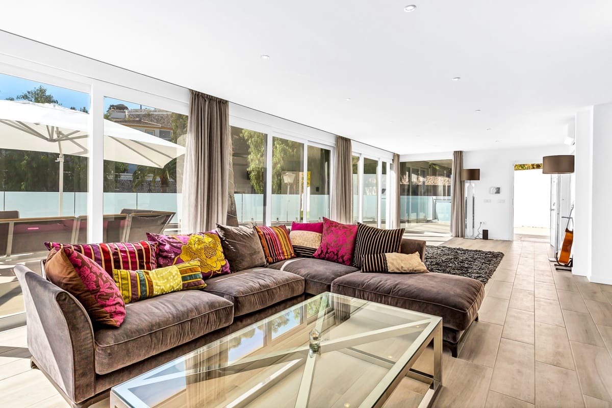 5 bedroom Villa for sale in La Cala de Mijas - € 1,499,950 (Ref: 10026272)