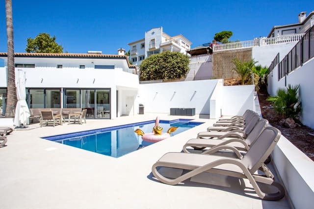 5 bedroom Villa for sale in La Cala de Mijas, Mijas - € 1,499,950 (Ref: 10026272)
