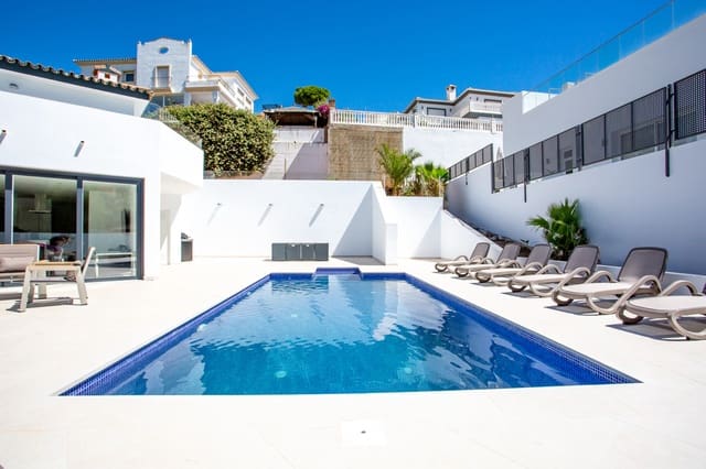 5 bedroom Villa for sale in La Cala de Mijas, Mijas - € 1,499,950 (Ref: 10026272)