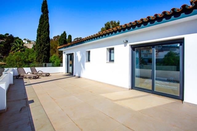 5 bedroom Villa for sale in La Cala de Mijas, Mijas - € 1,499,950 (Ref: 10026272)