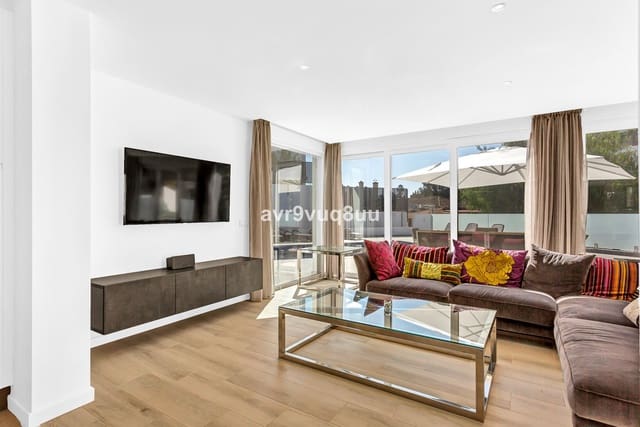 5 quarto Moradia para venda em La Cala de Mijas, Mijas com piscina - 1 499 950 € (Ref: 10026272)