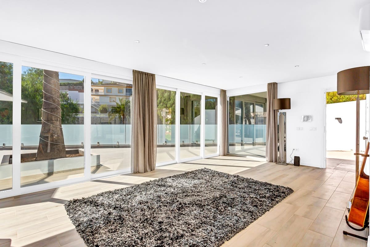 Villa/Maison de 5 chambres à louer à La Cala de Mijas avec piscine garage - 6 000 € (Ref: 10026624)
