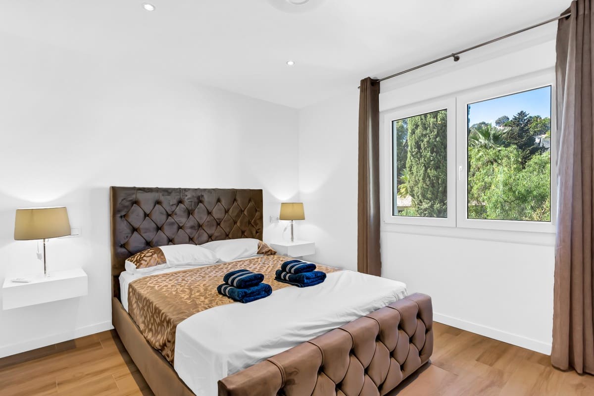 Villa/Maison de 5 chambres à louer à La Cala de Mijas avec piscine garage - 6 000 € (Ref: 10026624)