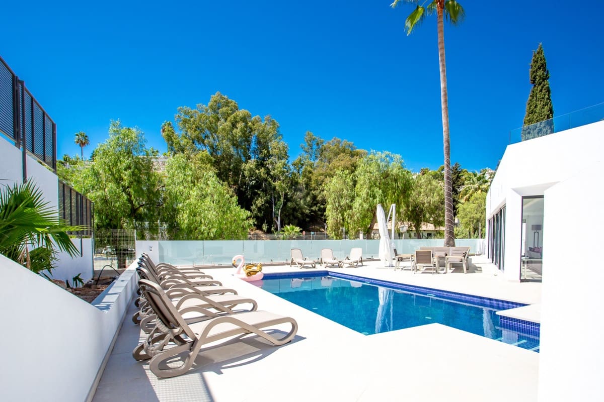 Villa/Maison de 5 chambres à louer à La Cala de Mijas avec piscine garage - 6 000 € (Ref: 10026624)
