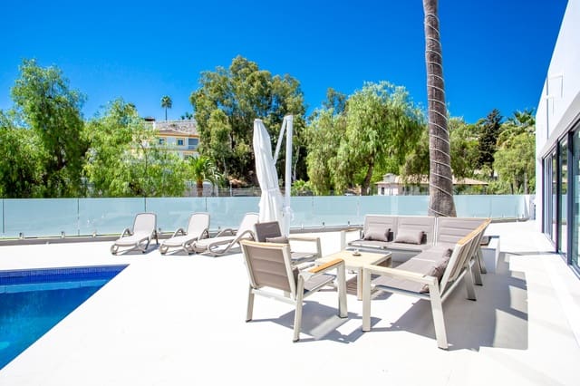 Villa/Maison de 5 chambres à louer à La Cala de Mijas, Mijas - 6 000 € (Ref: 10026624)