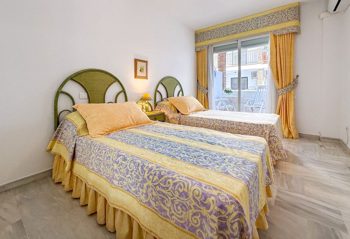 2 soveværelse Lejlighed til salg i Mijas Golf med swimmingpool garage - € 295.000 (Ref: 10043405)