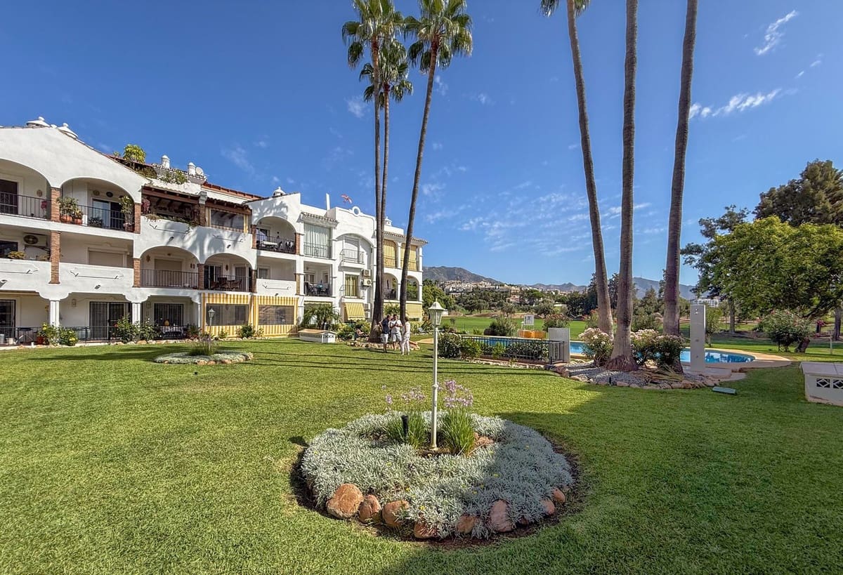 2 soveværelse Lejlighed til salg i Mijas Golf med swimmingpool garage - € 295.000 (Ref: 10043405)