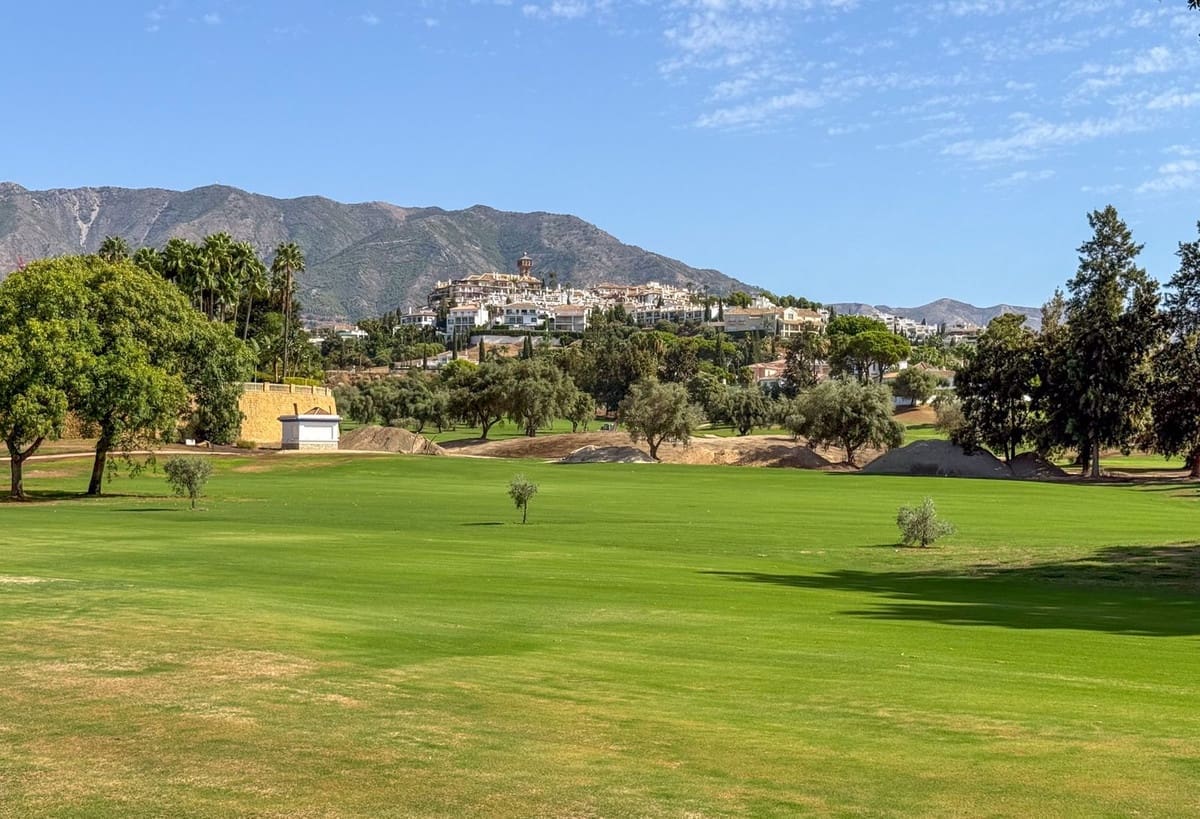 2 soveværelse Lejlighed til salg i Mijas Golf med swimmingpool garage - € 295.000 (Ref: 10043405)