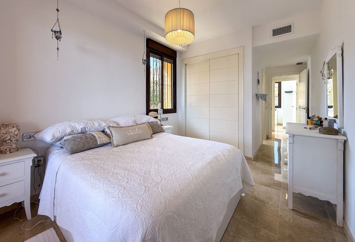 2 sypialnia Apartament na sprzedaż w La Cala de Mijas z basenem garażem - 330 000 € (Ref: 10060693)