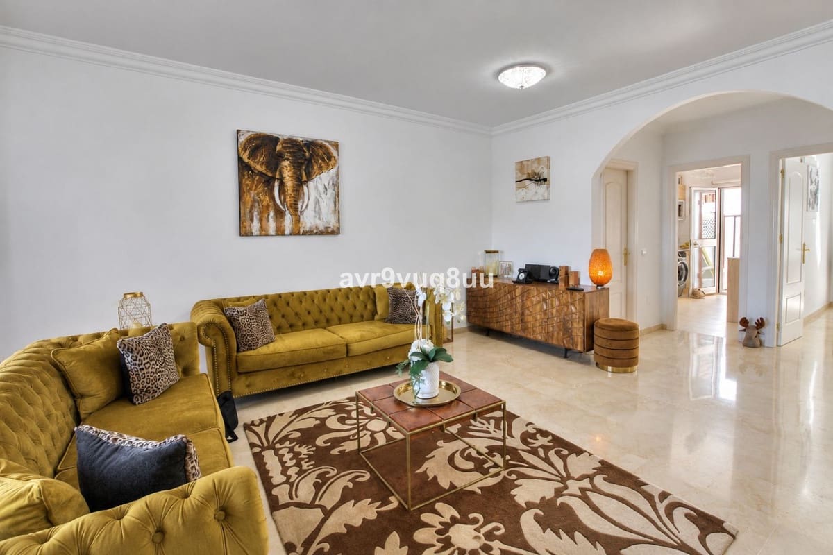 3 bedroom Townhouse for sale in Riviera del Sol with pool garage - € 550,000 (Ref: 10079836)