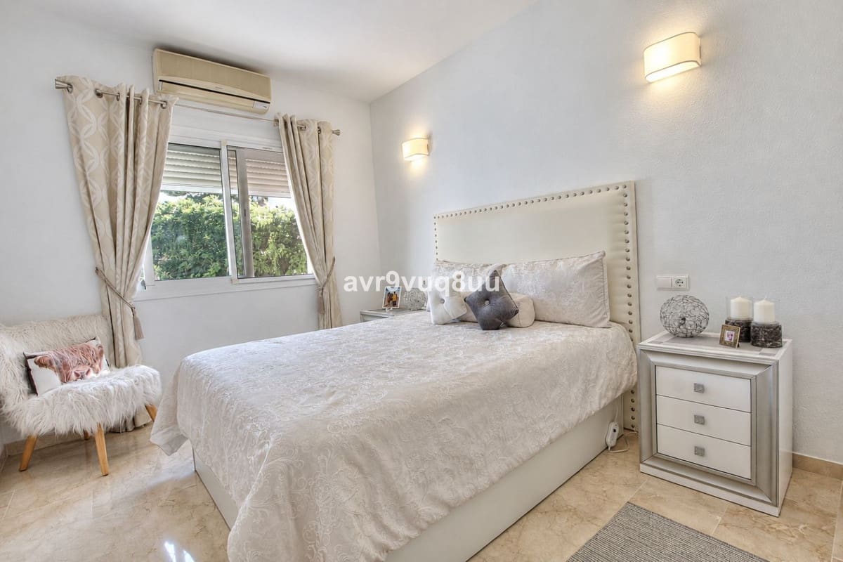 3 bedroom Townhouse for sale in Riviera del Sol with pool garage - € 550,000 (Ref: 10079836)