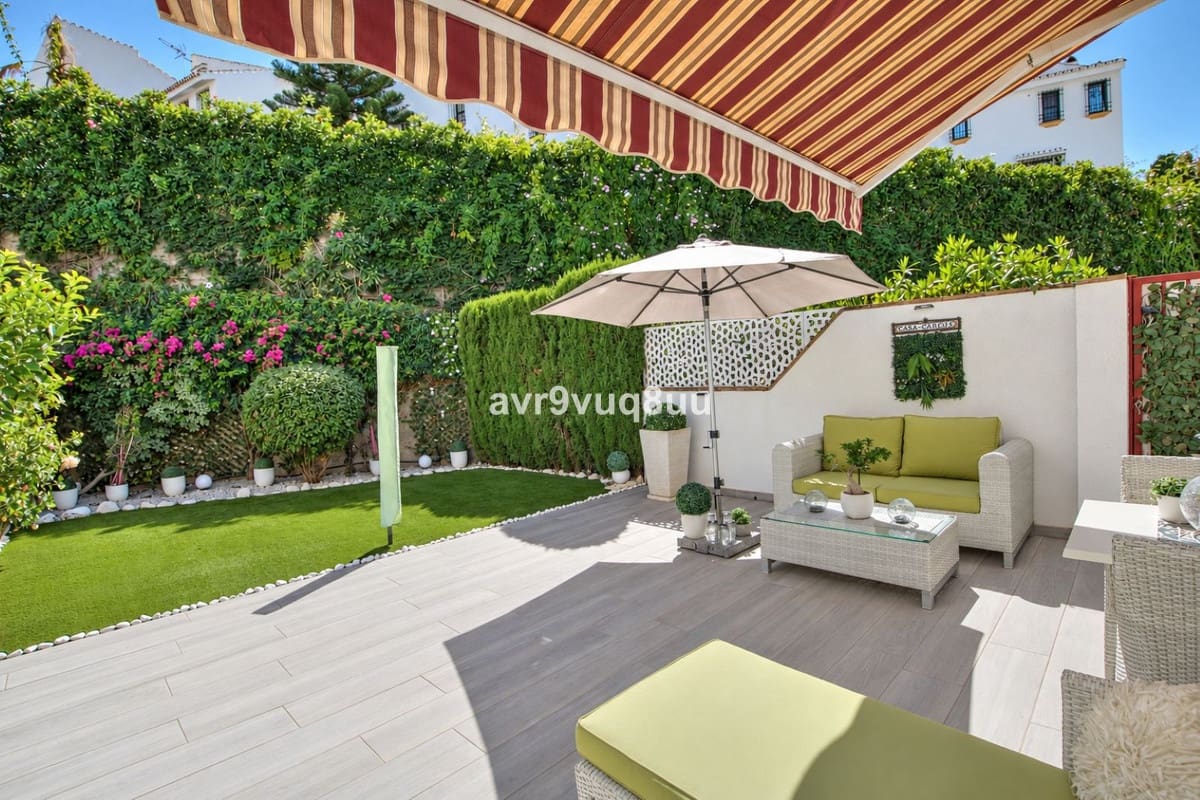3 bedroom Townhouse for sale in Riviera del Sol with pool garage - € 550,000 (Ref: 10079836)