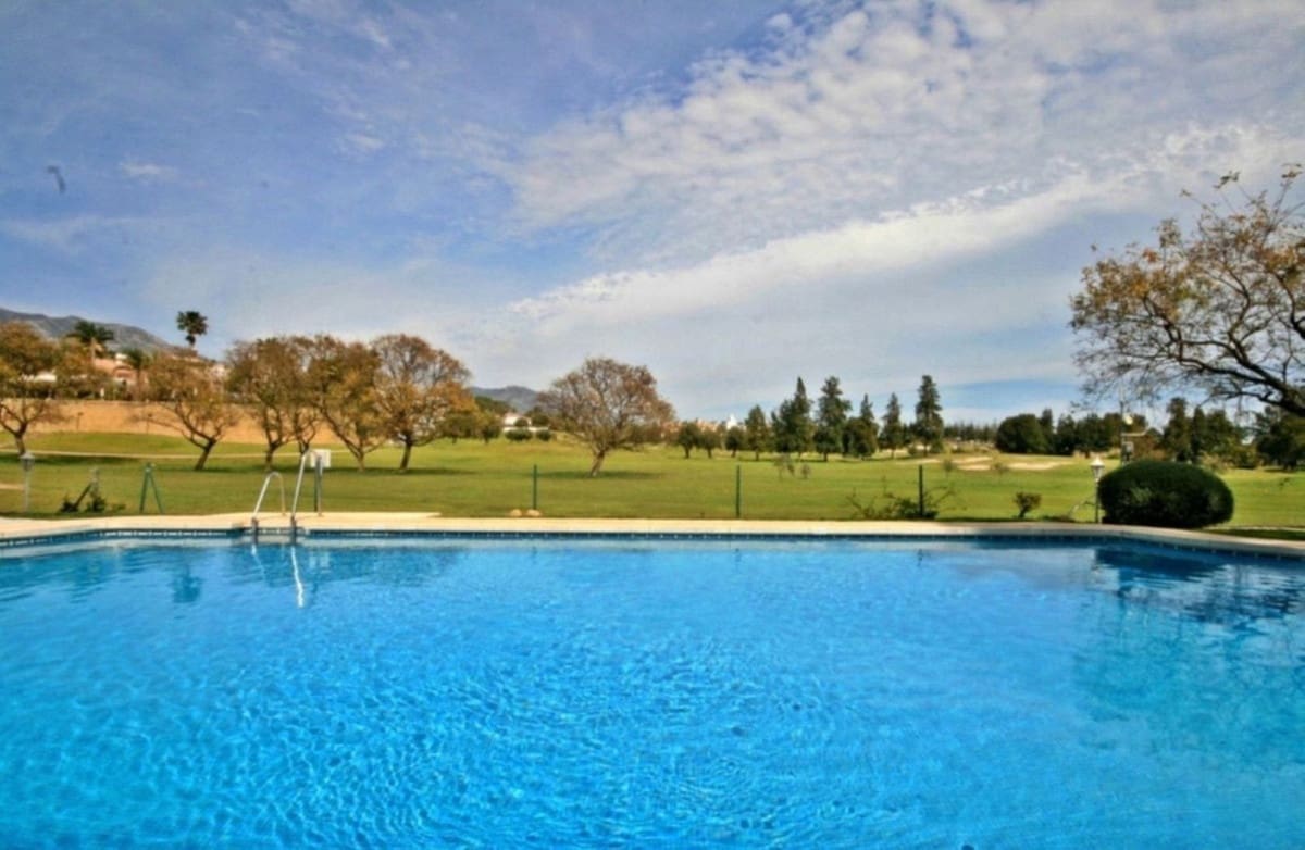 2 Zimmer Apartment zu verkaufen in Mijas Golf mit Pool Garage - 290.000 € (Ref: 10085336)