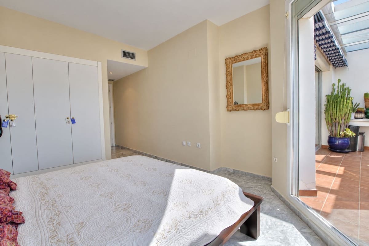 Ático de 2 habitaciones en Mijas Golf en venta con garaje - 385.000 € (Ref: 10088420)