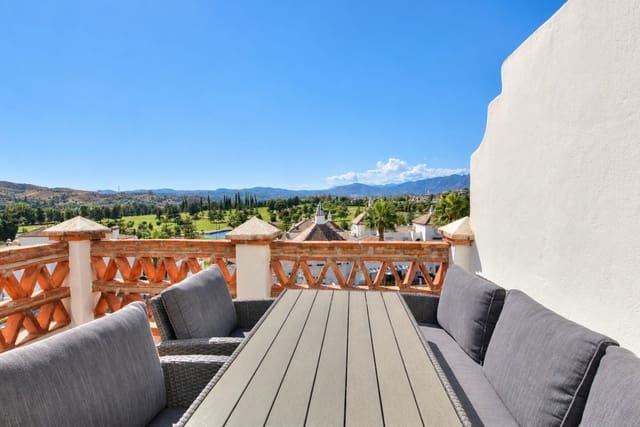 Ático de 2 habitaciones en Mijas Golf, Mijas en venta con garaje - 385.000 € (Ref: 10088420)