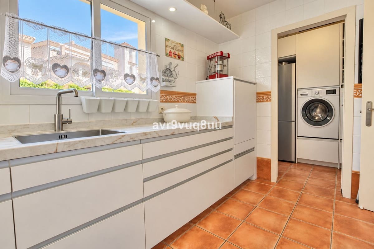 2 quarto Penthouse para venda em La Mairena com piscina garagem - 375 000 € (Ref: 10130978)