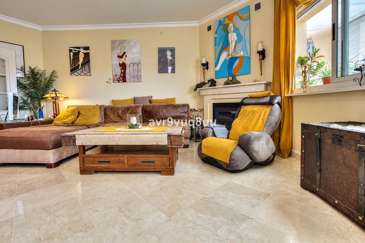 2 quarto Penthouse para venda em La Mairena com piscina garagem - 375 000 € (Ref: 10130978)