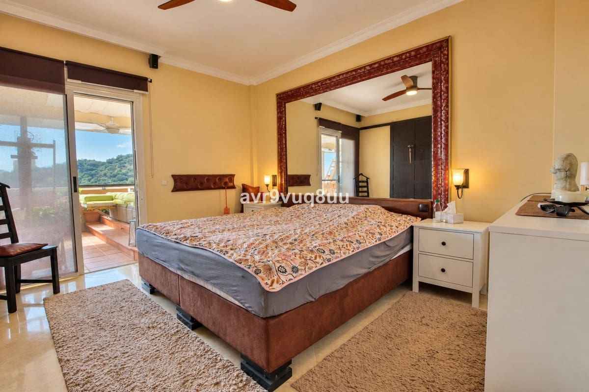 2 quarto Penthouse para venda em La Mairena com piscina garagem - 375 000 € (Ref: 10130978)