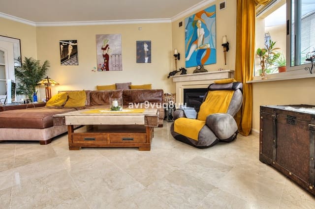 2 quarto Penthouse para venda em La Mairena, Ojen com piscina garagem - 375 000 € (Ref: 10130978)