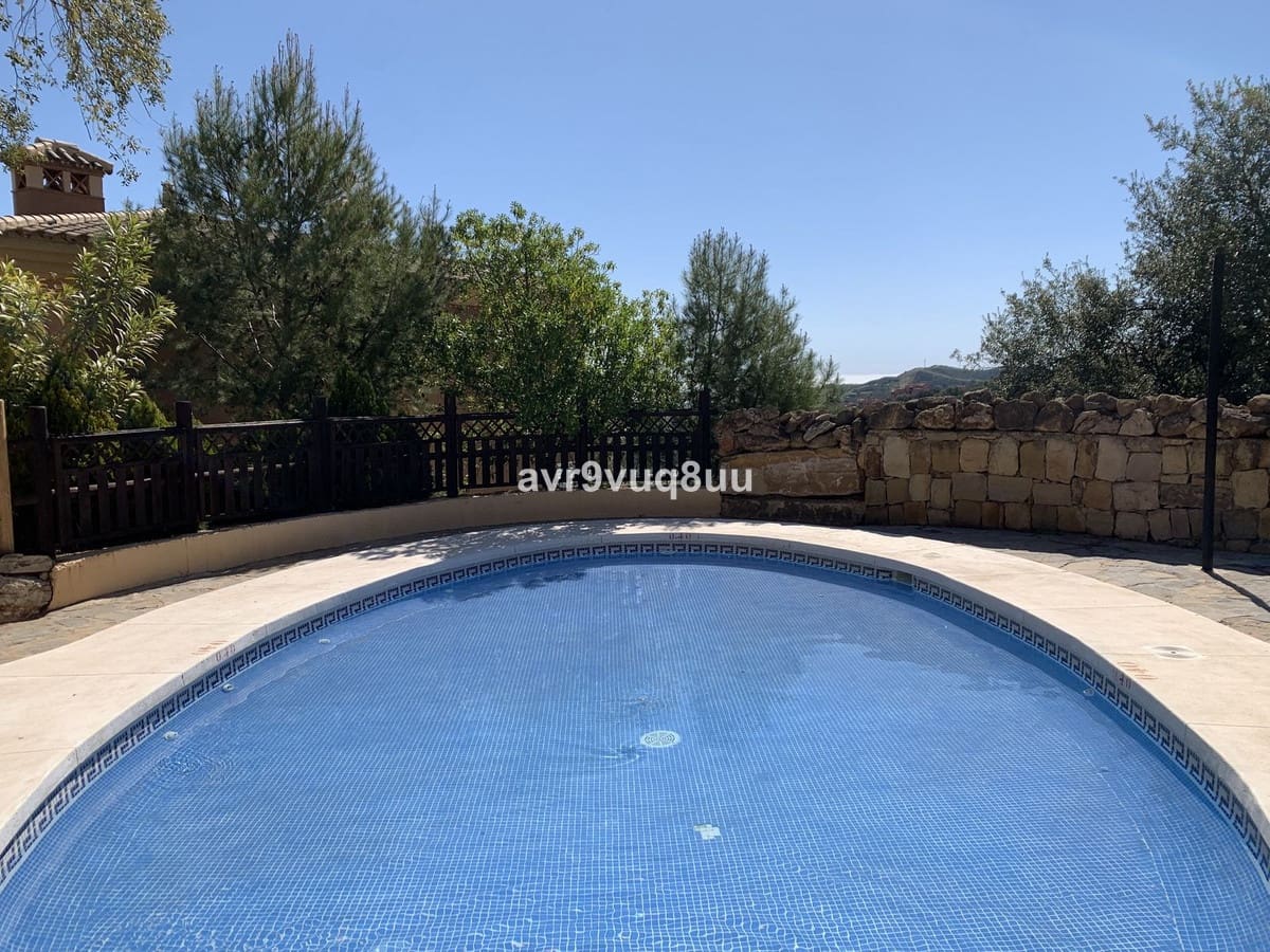 2 quarto Penthouse para venda em La Mairena com piscina garagem - 375 000 € (Ref: 10130978)