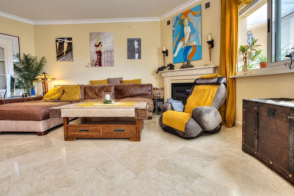 2 bedroom Penthouse for sale in La Mairena with pool garage - € 375,000 (Ref: 10130978)