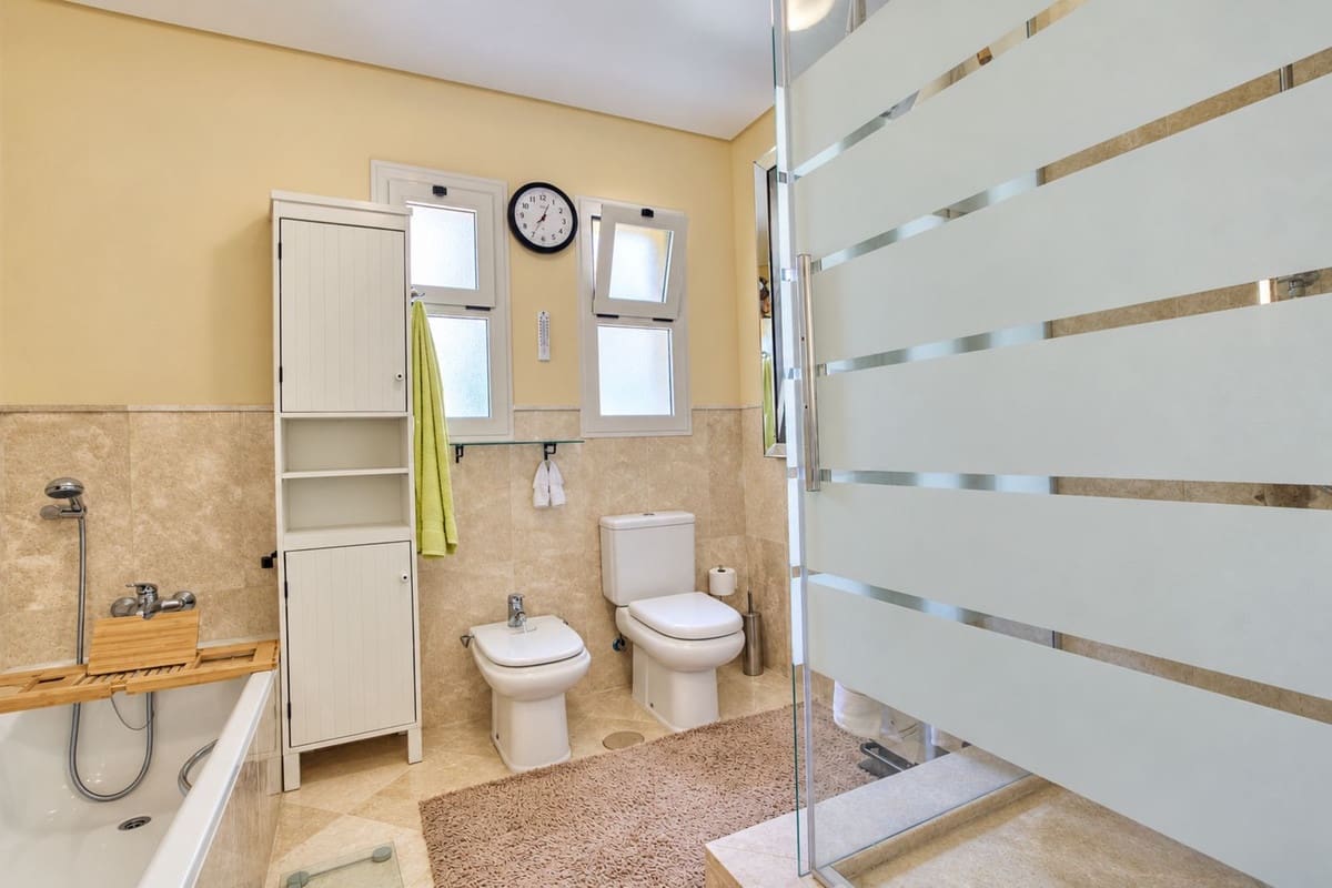 2 bedroom Penthouse for sale in La Mairena with pool garage - € 375,000 (Ref: 10130978)