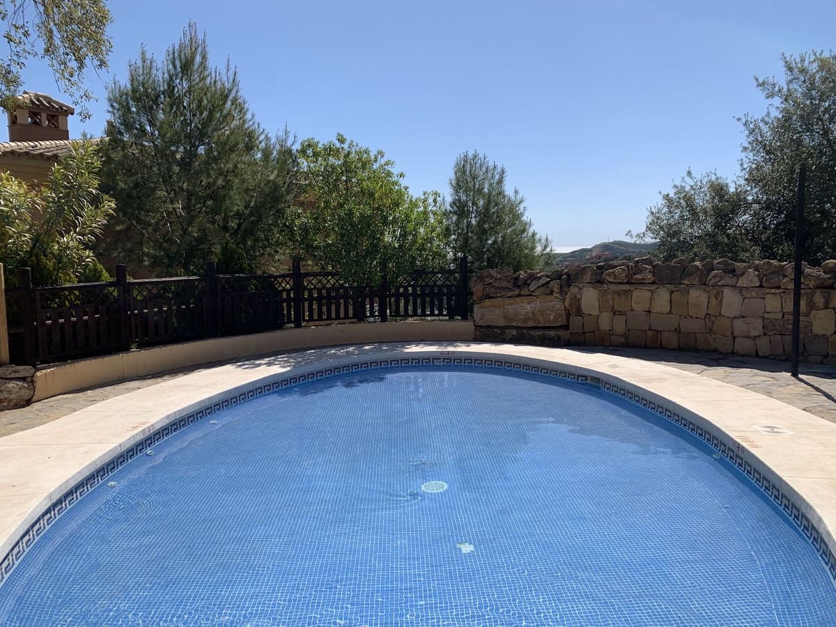 2 bedroom Penthouse for sale in La Mairena with pool garage - € 375,000 (Ref: 10130978)