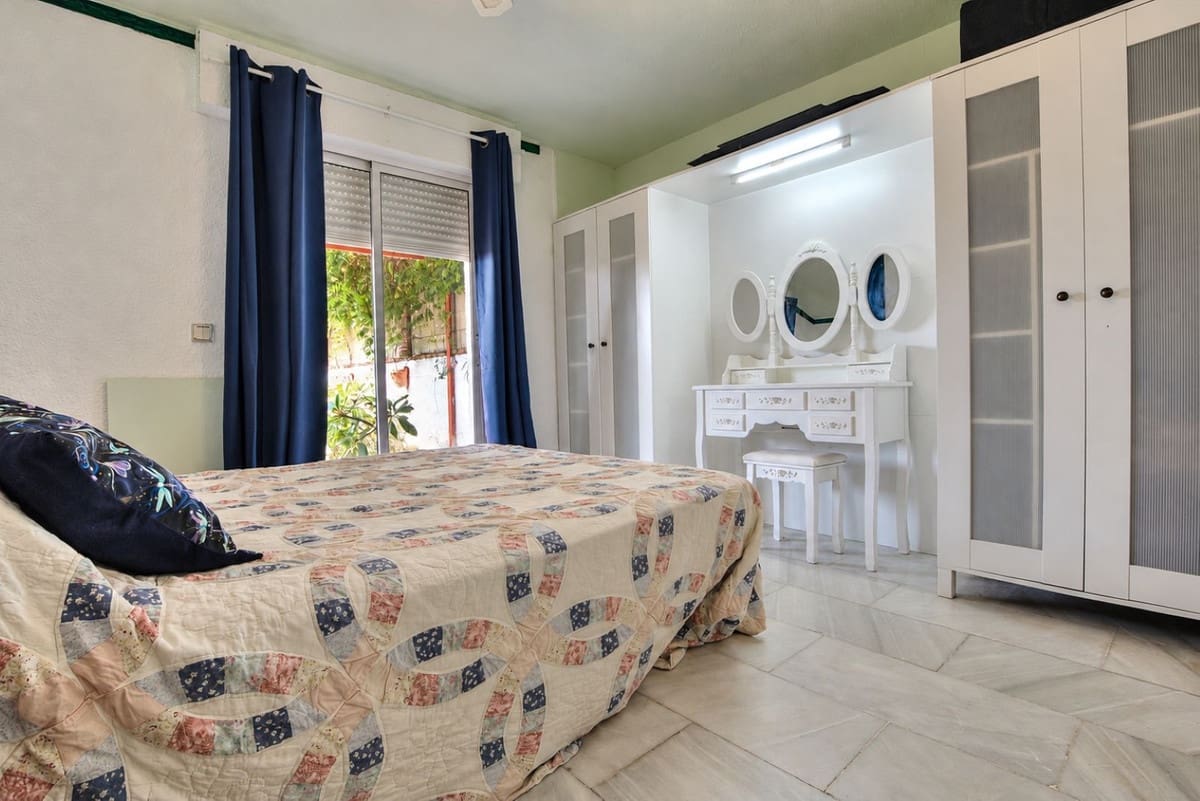 6 soverom Villa til salgs i La Cala de Mijas med svømmebasseng garasje - € 595 000 (Ref: 10153119)